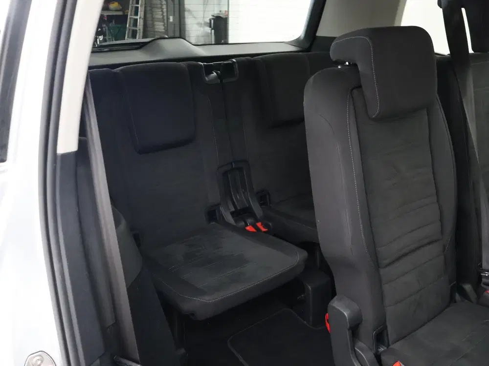 Volkswagen Touran 1.5 TSI 150 PK DSG AUT. 7-PERS HIGHLINE + uit 2020, foto 4