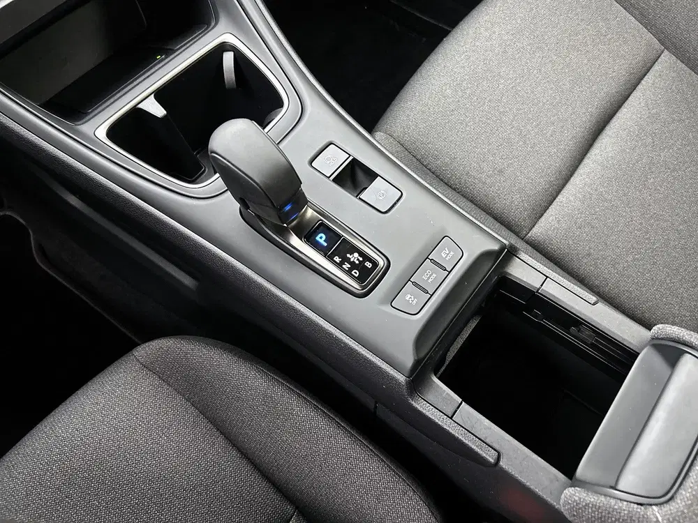 Lexus LBX 2WD + Comfort & Safety Pack uit 2025, foto 13