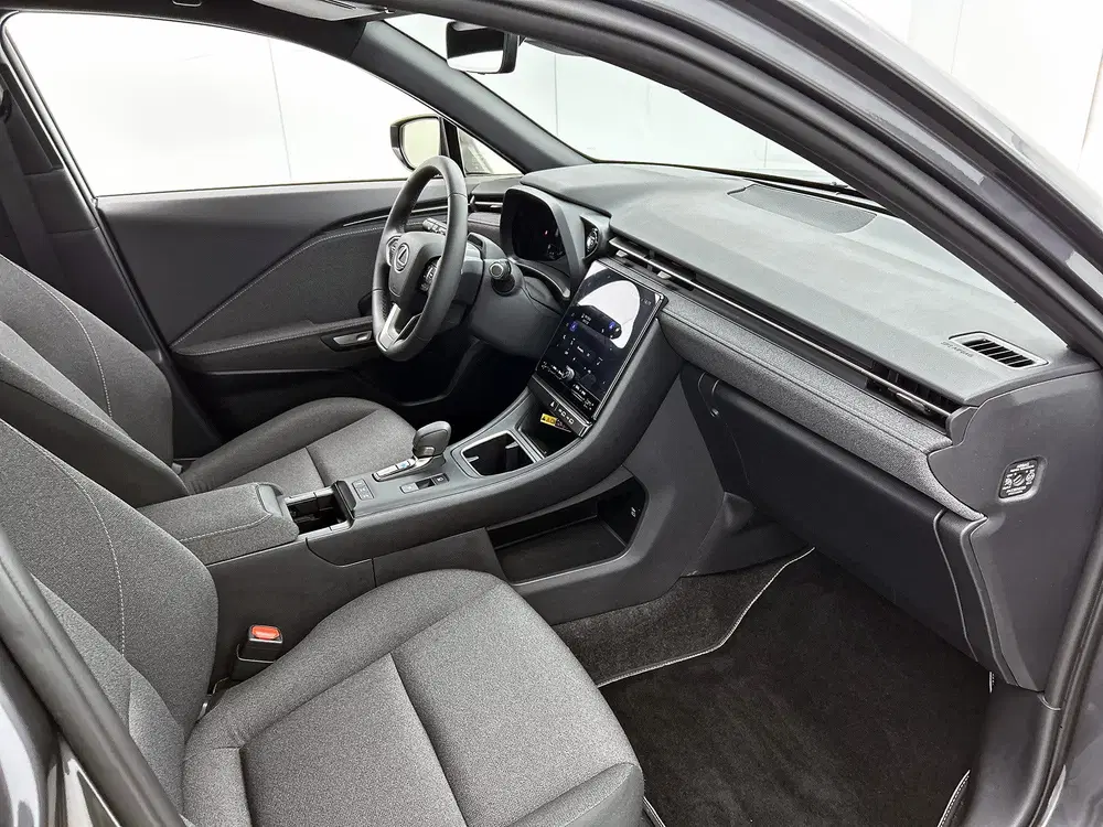 Lexus LBX 2WD + Comfort & Safety Pack uit 2025, foto 6
