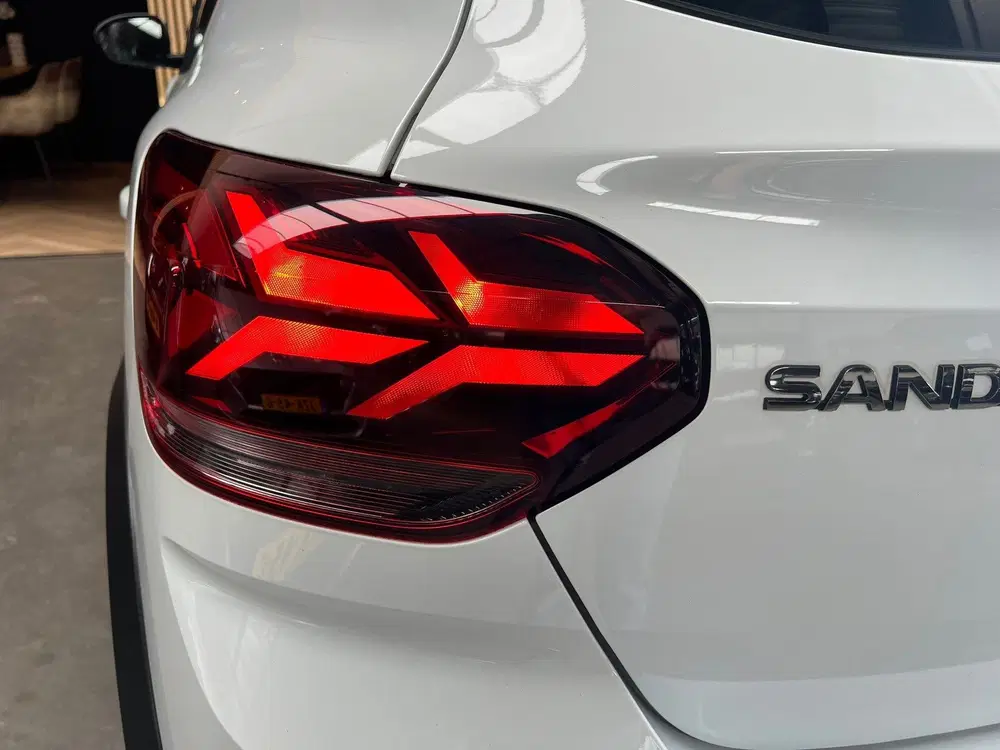 Dacia Sandero 1.0 TCe 90 Automaat uit 2022, foto 11