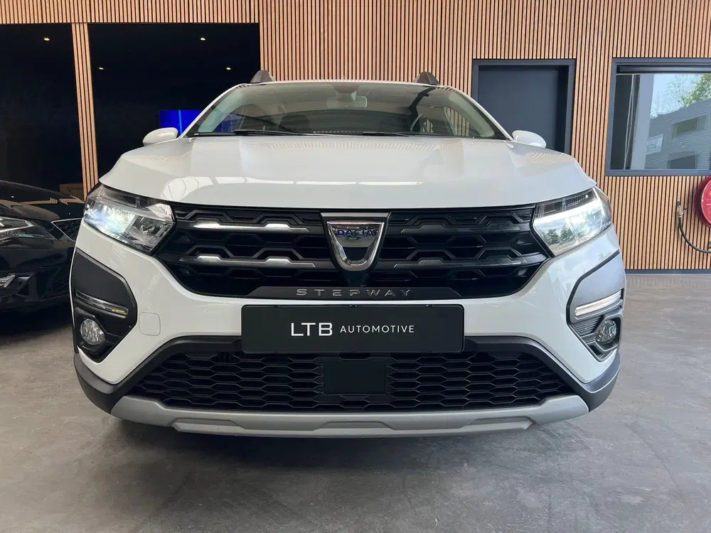 Dacia Sandero 1.0 TCe 90 Automaat uit 2022, foto 2