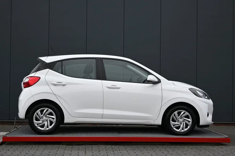 Hyundai i10 1.0 Comfort (bj 2023) uit 2023, foto 2