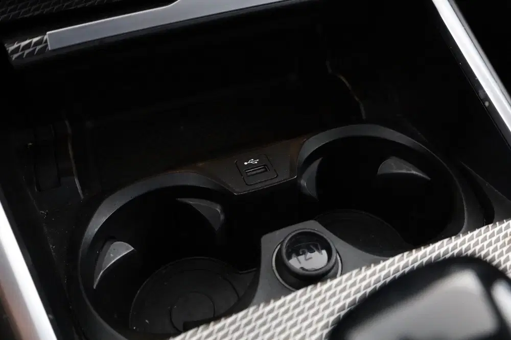 BMW 3-serie 330i M Sport uit 2020, foto 14