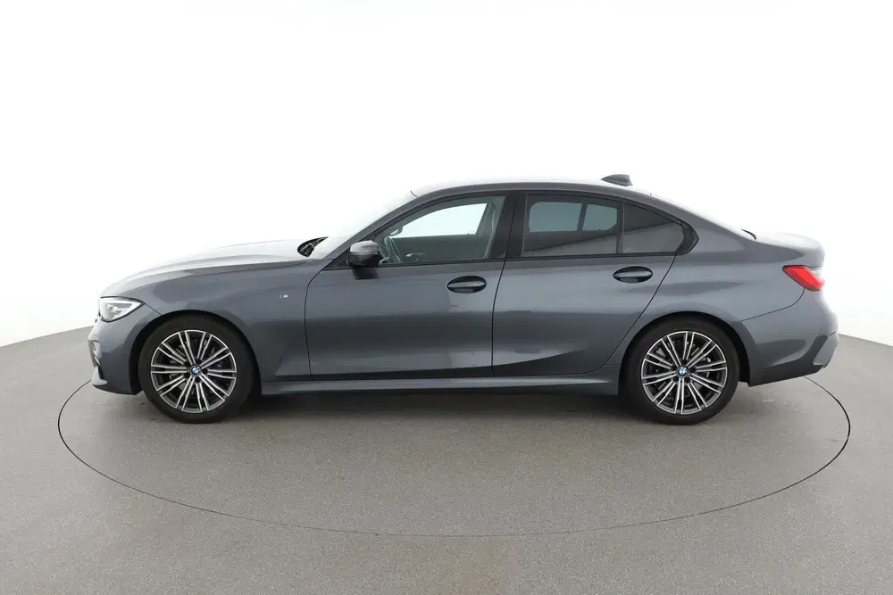 BMW 3-serie 330i M Sport uit 2020, foto 2
