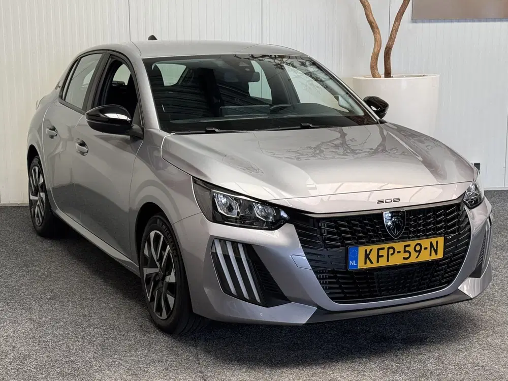 Peugeot 208 1.2 STYLE 100PK MODEL 2025 NAVIGATIE CRUIS uit 2025, foto 2