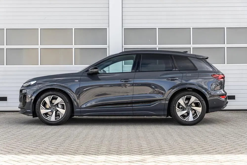 Audi Q6 e-tron 252pk S Edition 83 kWh uit 2026, foto 11