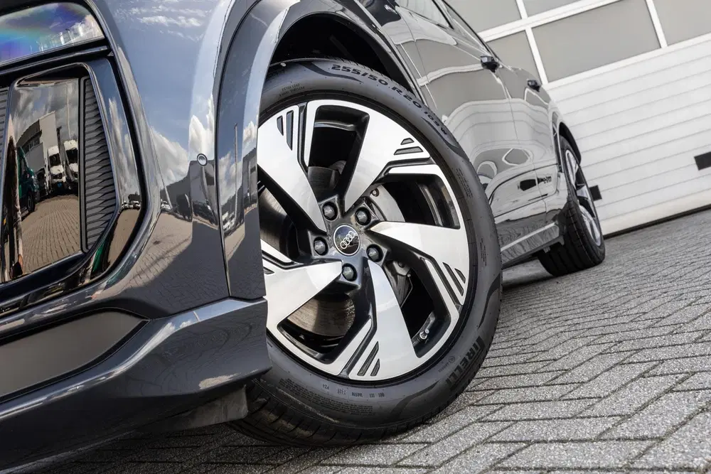 Audi Q6 e-tron 252pk S Edition 83 kWh uit 2026, foto 13