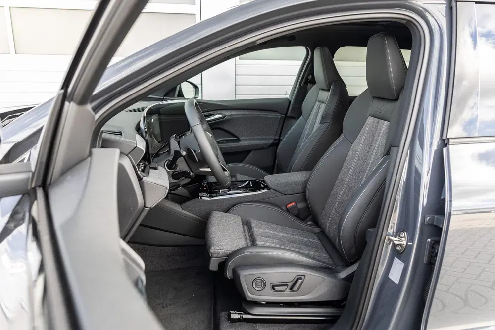 Audi Q6 e-tron 252pk S Edition 83 kWh uit 2026, foto 4