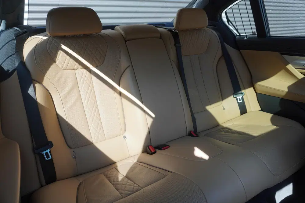 BMW 7-serie Limousine 745Le xDrive uit 2020, foto 10