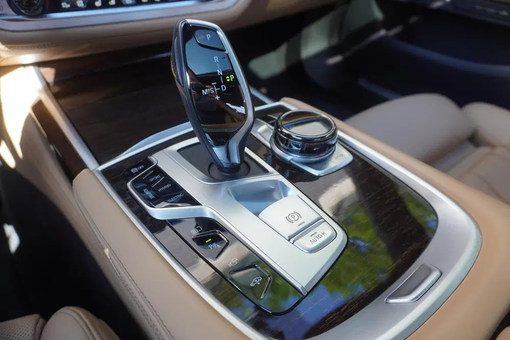 BMW 7-serie Limousine 745Le xDrive uit 2020, foto 12