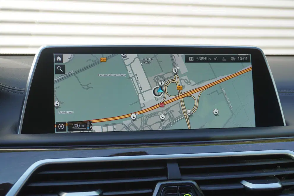 BMW 7-serie Limousine 745Le xDrive uit 2020, foto 14