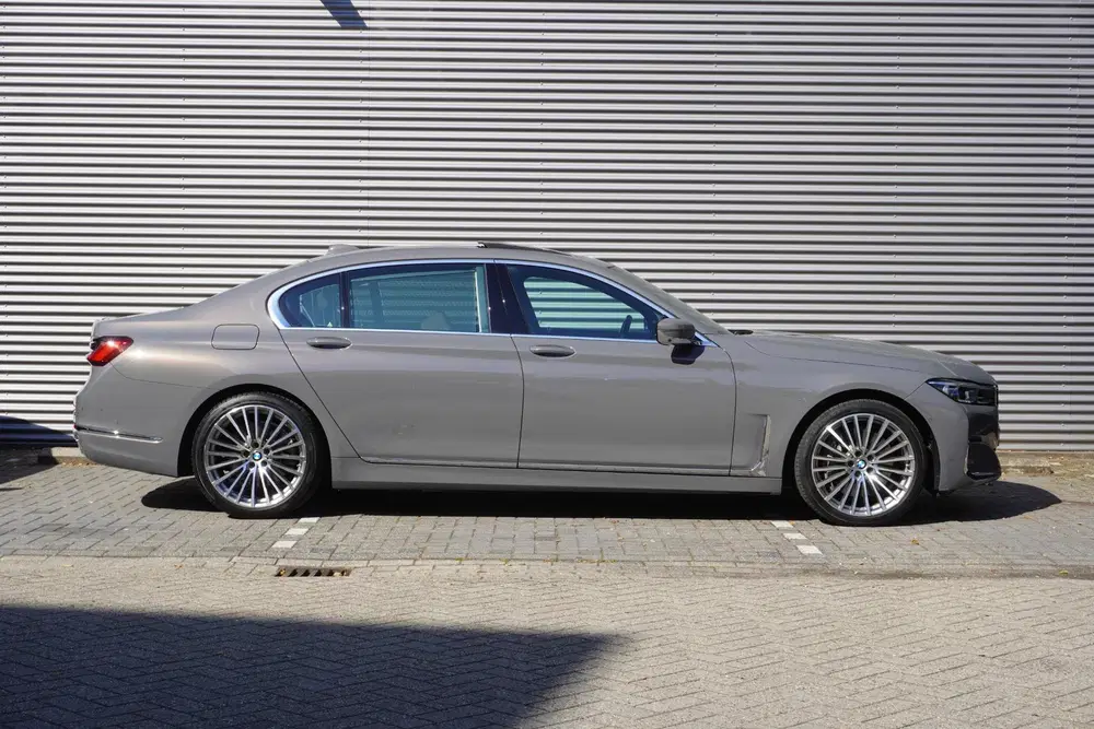 BMW 7-serie Limousine 745Le xDrive uit 2020, foto 4