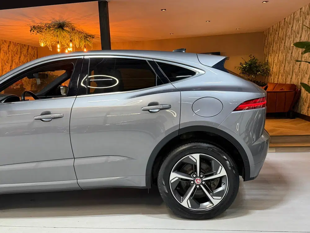 Jaguar E-Pace 1.5 P300e AWD R-Dynamic SE AWD 309PK 93%SO uit 2021, foto 9