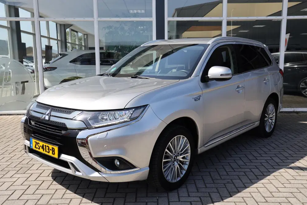 Mitsubishi Outlander 2.4 PHEV Pure+ uit 2019, foto 15