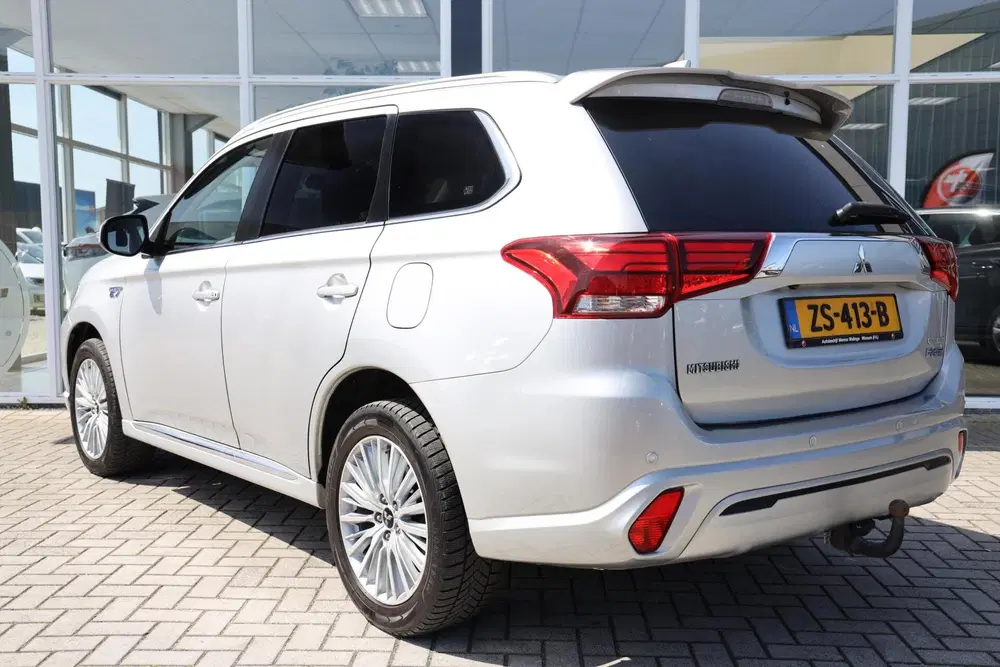 Mitsubishi Outlander 2.4 PHEV Pure+ uit 2019, foto 4