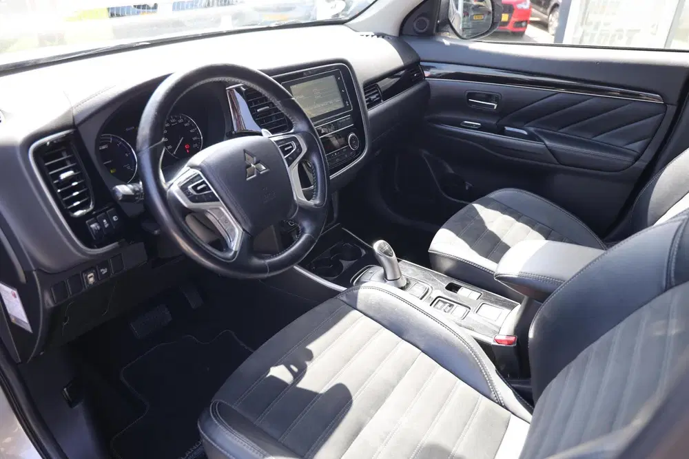 Mitsubishi Outlander 2.4 PHEV Pure+ uit 2019, foto 5