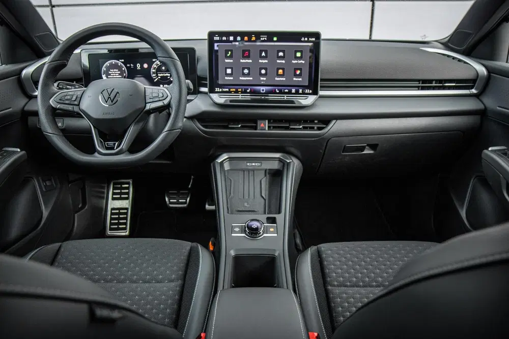Volkswagen T-Roc 1.5 eTSI 150pk DSG R-Line First Edition uit 2025, foto 5