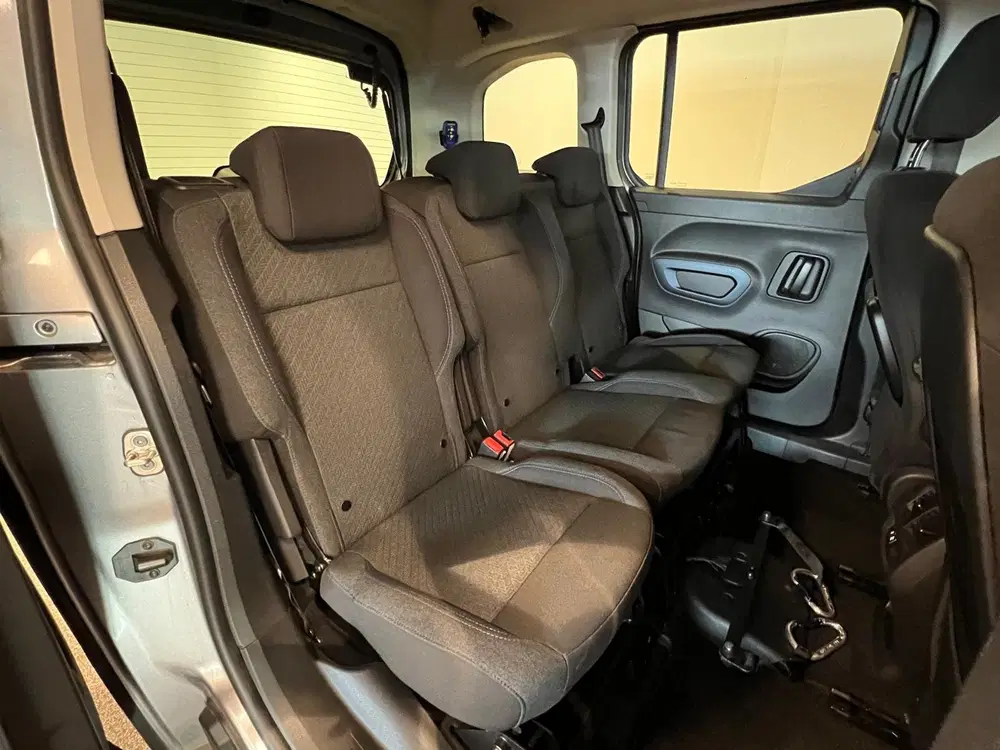 Peugeot Rifter L1 Rolstoelauto Automaat 3+1 of 5+0 uit 2021, foto 12