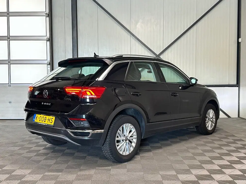 Volkswagen T-Roc 1.5 TSI uit 2021, foto 2