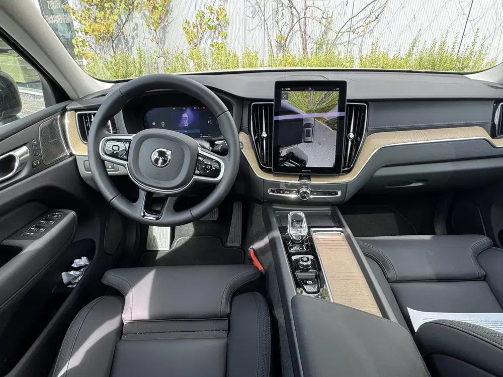 Volvo XC60 2.0 T6 Plug-in Hybrid AWD Ultra Dark uit 2026, foto 12