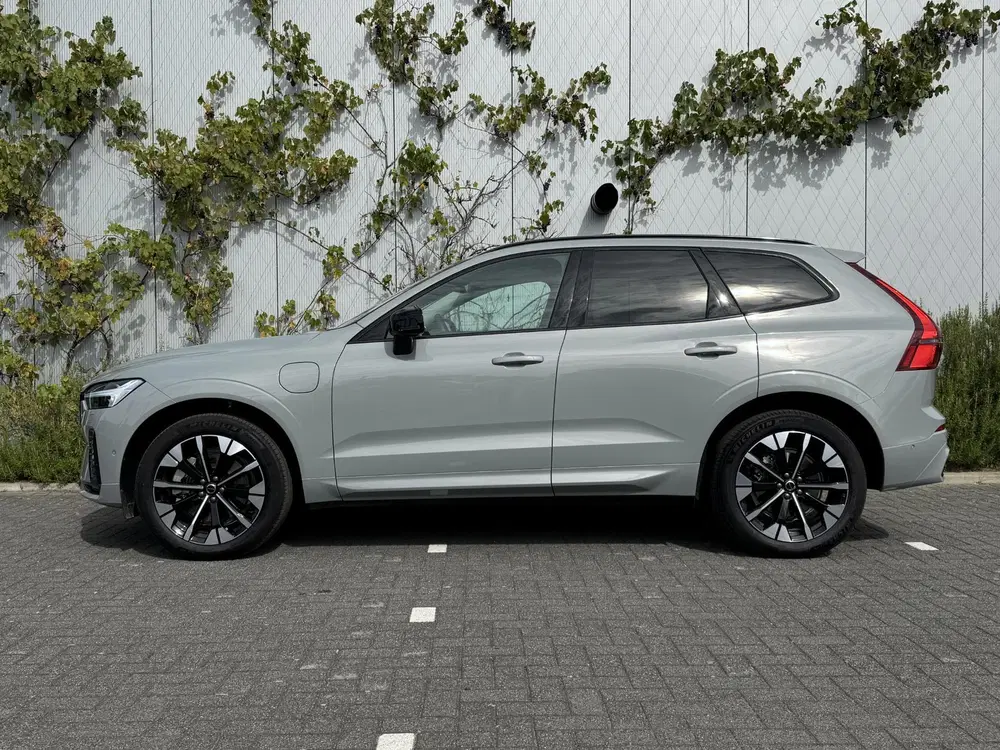 Volvo XC60 2.0 T6 Plug-in Hybrid AWD Ultra Dark uit 2026, foto 2