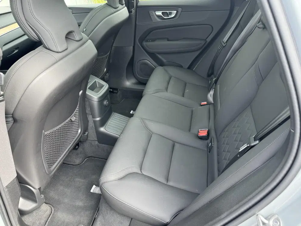 Volvo XC60 2.0 T6 Plug-in Hybrid AWD Ultra Dark uit 2026, foto 6