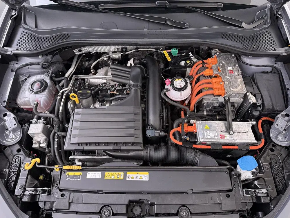 SEAT Leon 1.4 TSI eHybrid PHEV FR Business Intense N uit 2024, foto 10
