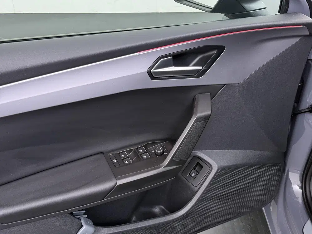 SEAT Leon 1.4 TSI eHybrid PHEV FR Business Intense N uit 2024, foto 11