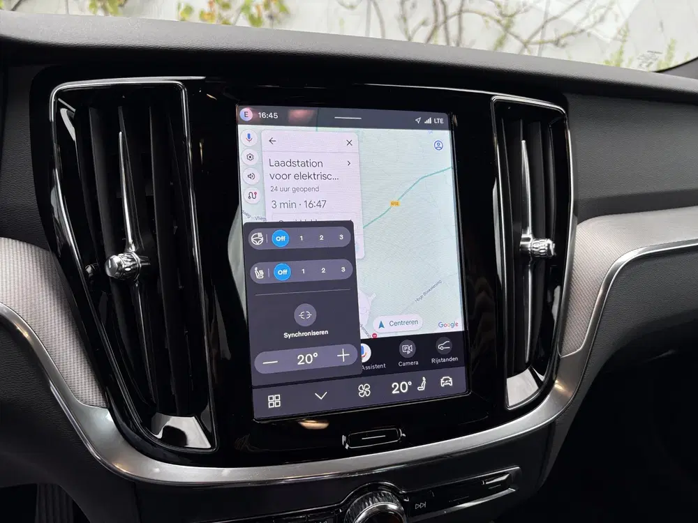 Volvo V60 2.0 T8 Plug-in Hybrid AWD Plus Dark uit 2026, foto 13