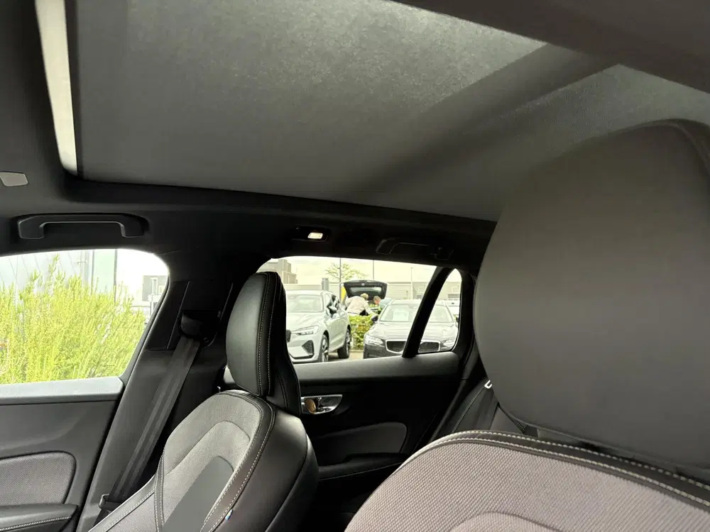 Volvo V60 2.0 T8 Plug-in Hybrid AWD Plus Dark uit 2026, foto 8