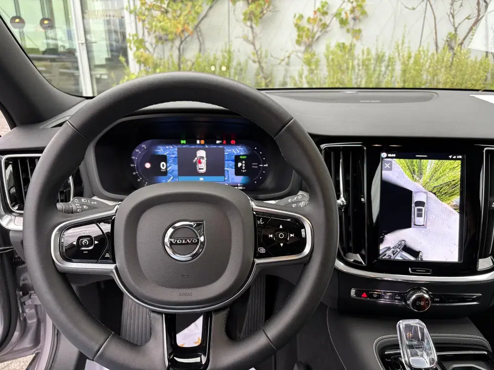 Volvo V60 2.0 T8 Plug-in Hybrid AWD Plus Dark uit 2026, foto 9