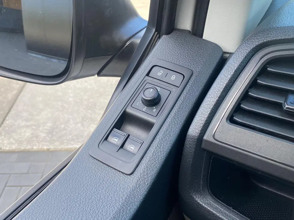 Volkswagen Transporter 2.0 TDI 150pk DSG L2H1 uit 2019, foto 14