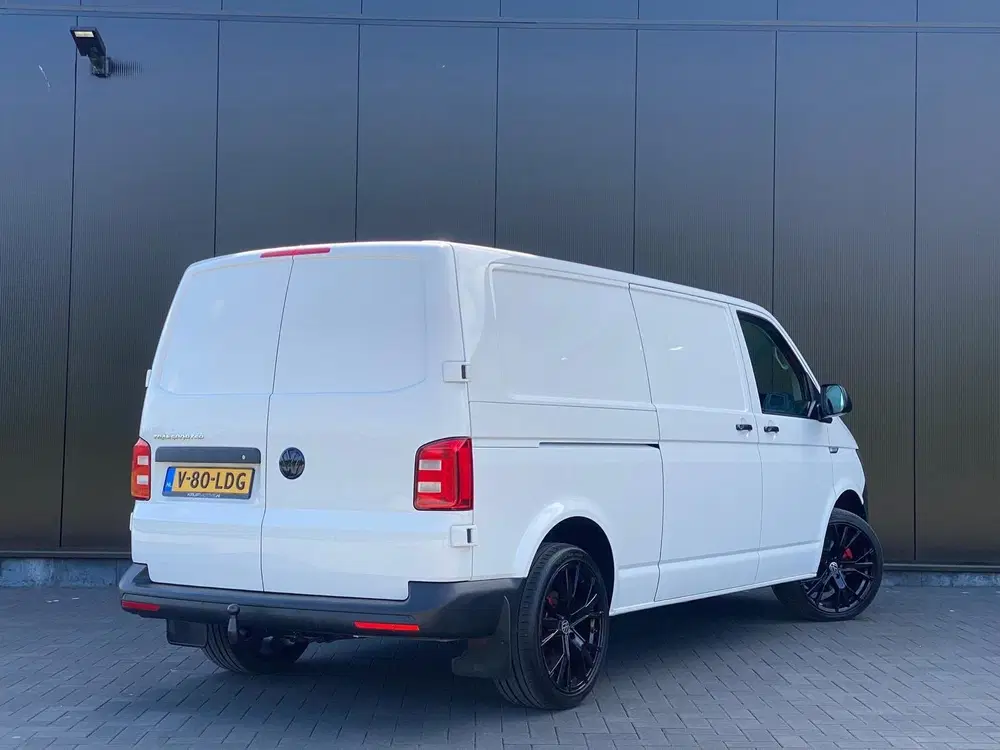 Volkswagen Transporter 2.0 TDI 150pk DSG L2H1 uit 2019, foto 2