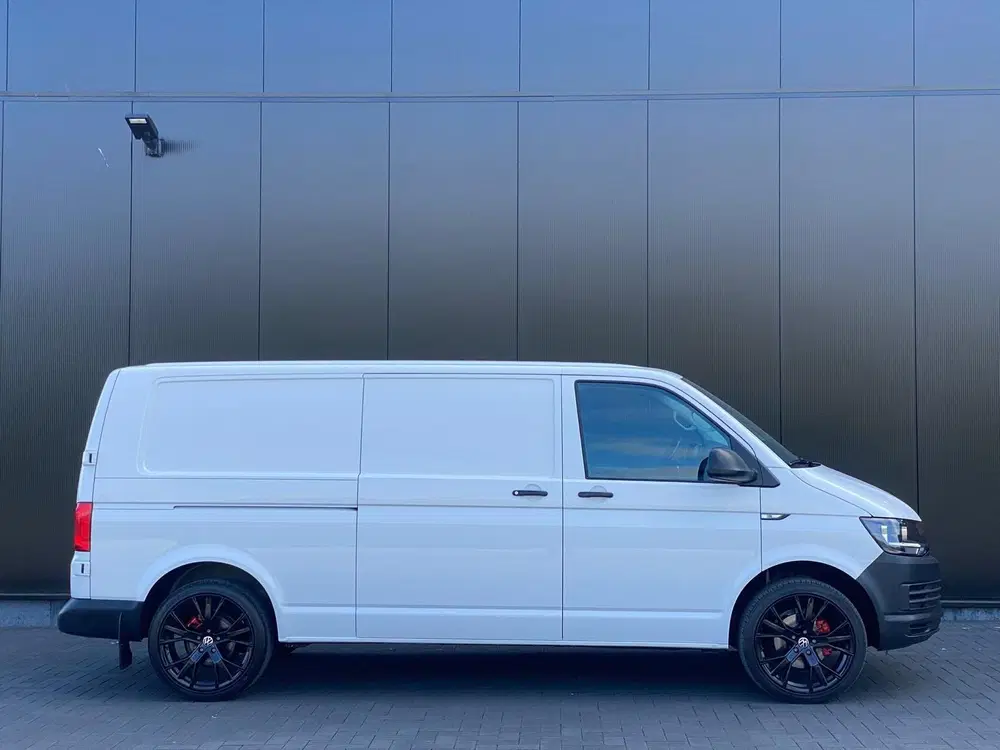 Volkswagen Transporter 2.0 TDI 150pk DSG L2H1 uit 2019, foto 3