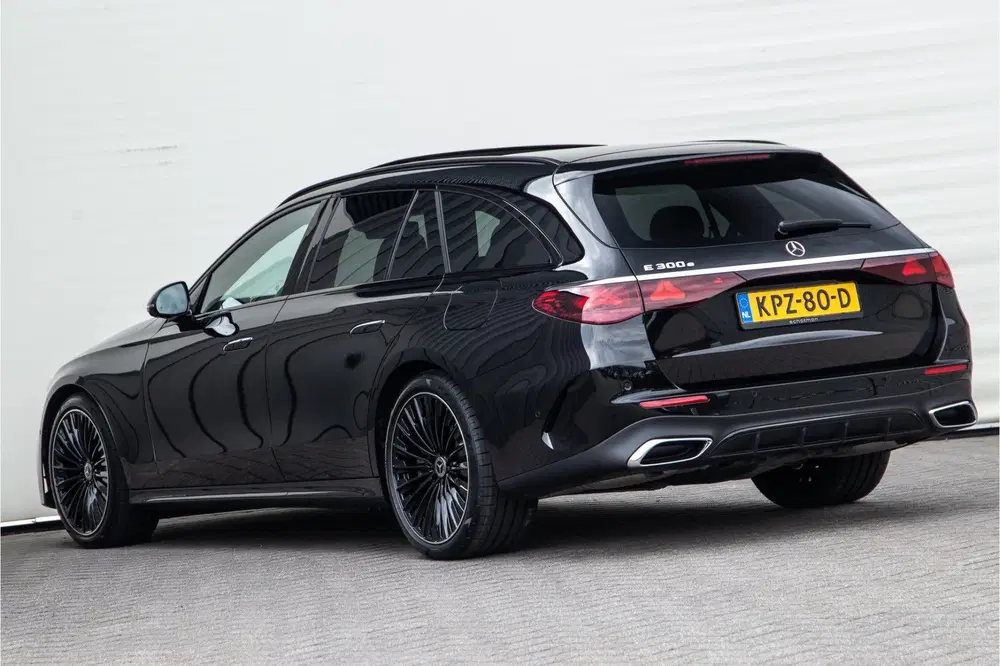 Mercedes-Benz E-Klasse 300 e AMG Premium uit 2025, foto 11
