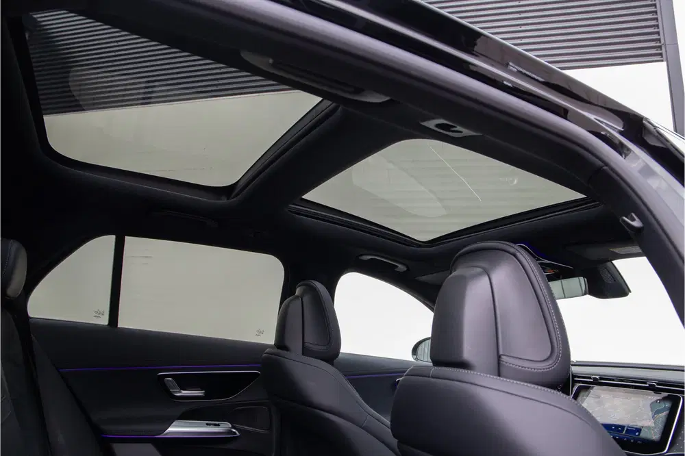 Mercedes-Benz E-Klasse 300 e AMG Premium uit 2025, foto 12