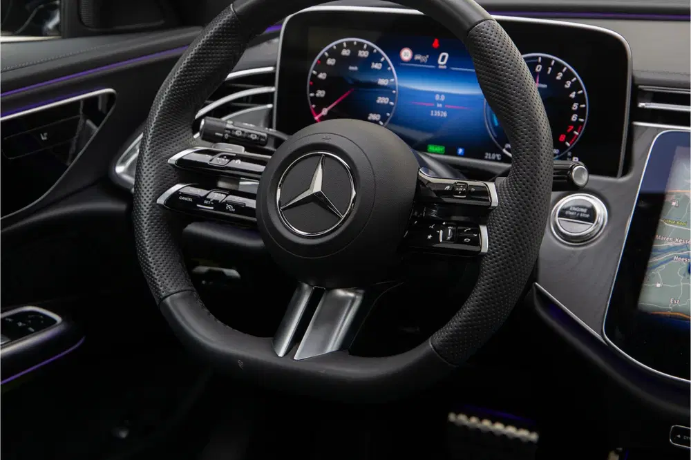 Mercedes-Benz E-Klasse 300 e AMG Premium uit 2025, foto 15