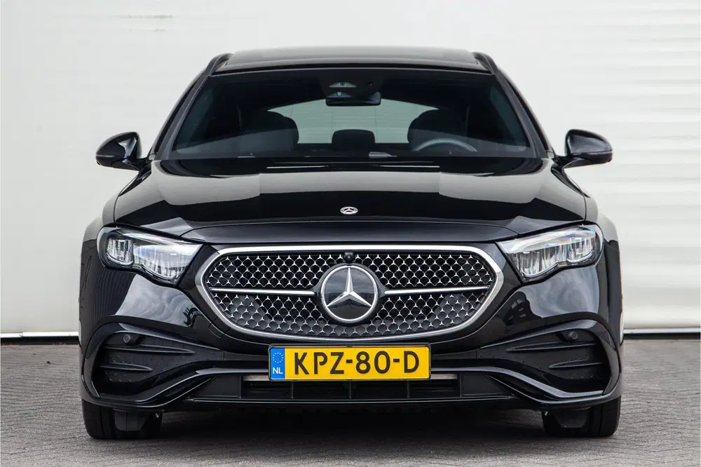 Mercedes-Benz E-Klasse 300 e AMG Premium uit 2025, foto 3