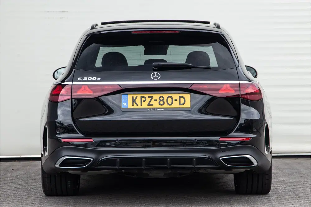 Mercedes-Benz E-Klasse 300 e AMG Premium uit 2025, foto 5