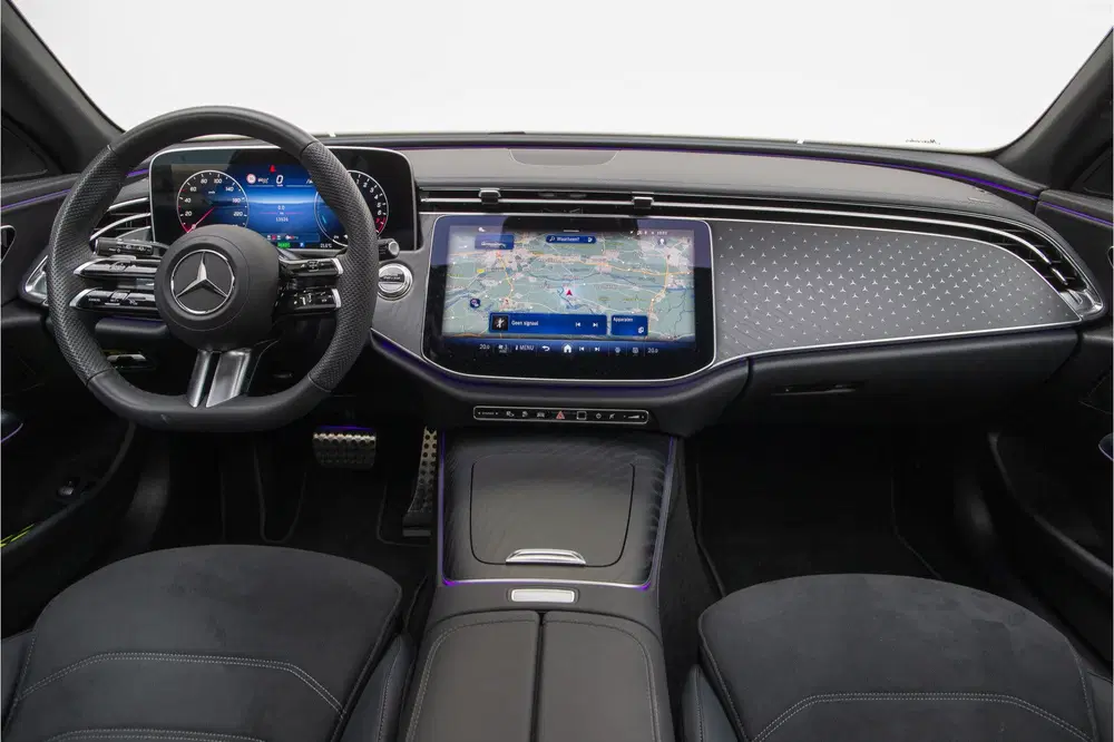 Mercedes-Benz E-Klasse 300 e AMG Premium uit 2025, foto 7