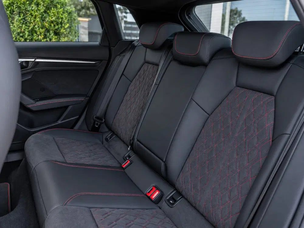 Audi A3 45 TFSI e S-Line Competition uit 2023, foto 15