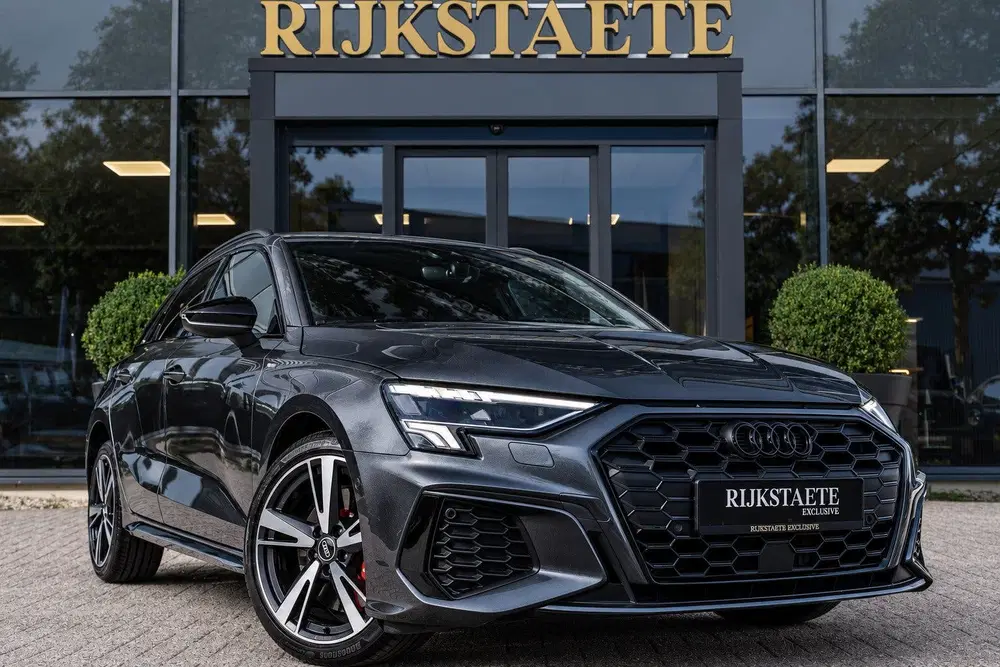 Audi A3 45 TFSI e S-Line Competition uit 2023, foto 5