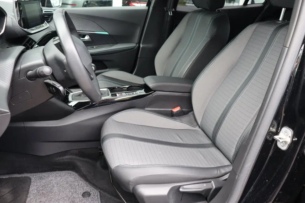 Peugeot 2008 1.2 PT 96kw Allure Pack orgNL a-camera uit 2021, foto 8