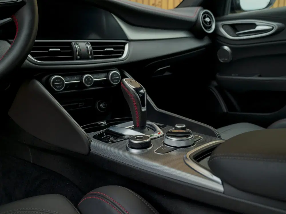Alfa Romeo Giulia 2.0 T GME AWD Competizione uit 2023, foto 10