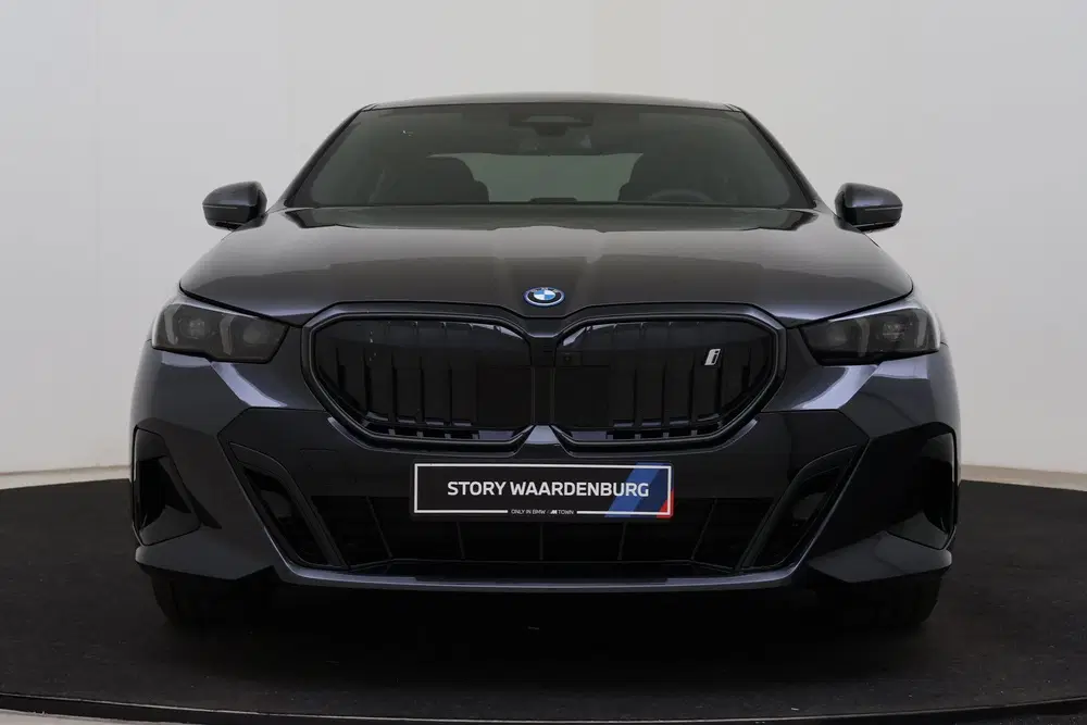 BMW i5 eDrive40 M Sport uit 2026, foto 4
