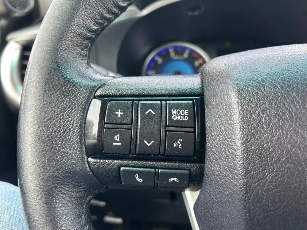 Toyota Hilux 2.4 D-4D COMFORT uit 2020, foto 14