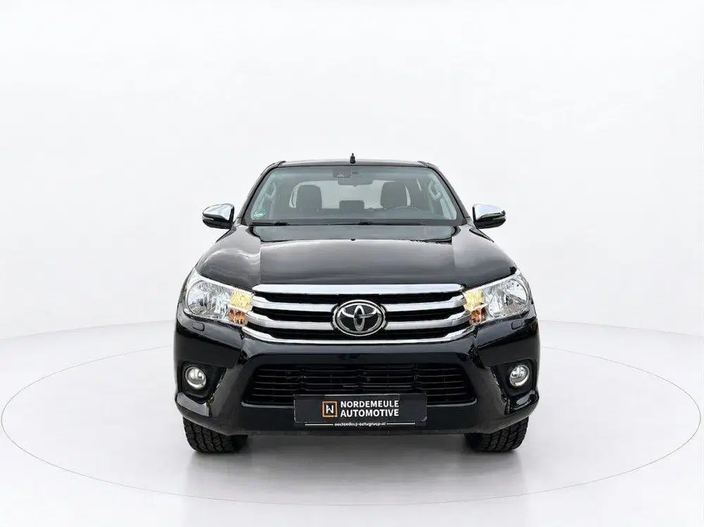 Toyota Hilux 2.4 D-4D COMFORT uit 2020, foto 2