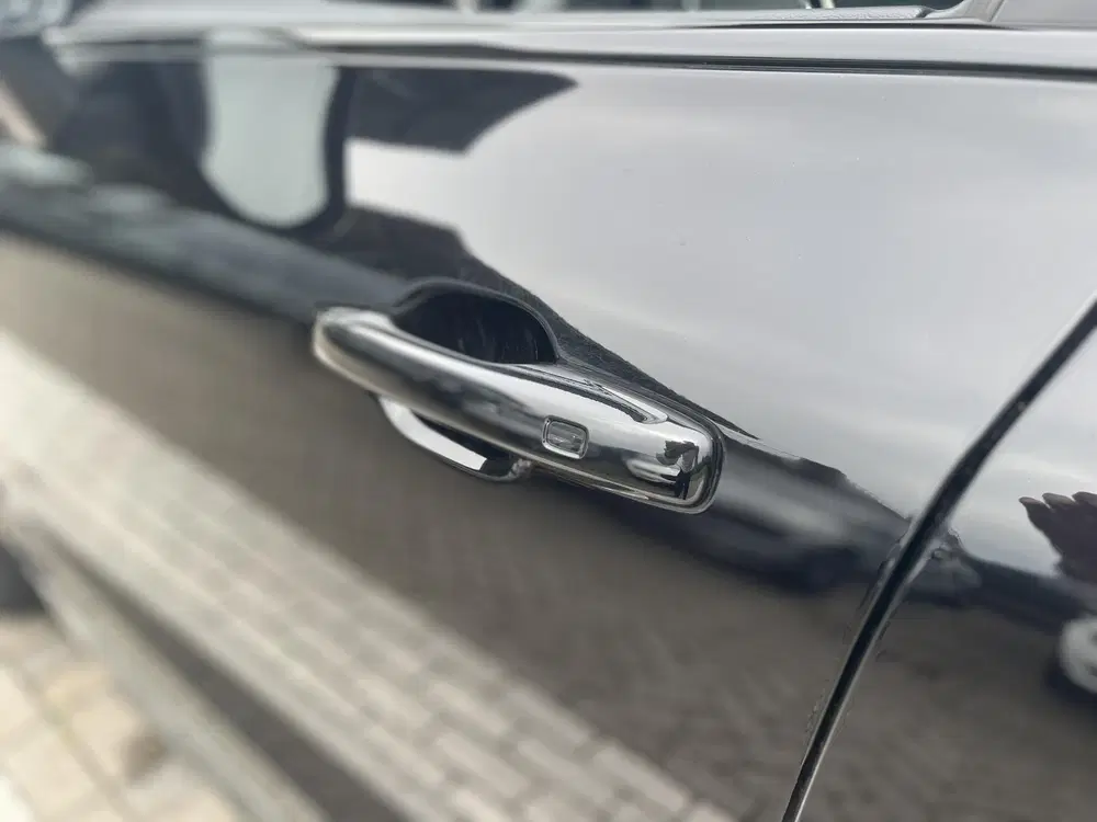 Volvo XC60 T6 Plug-in hybrid AWD R-Design uit 2022, foto 3