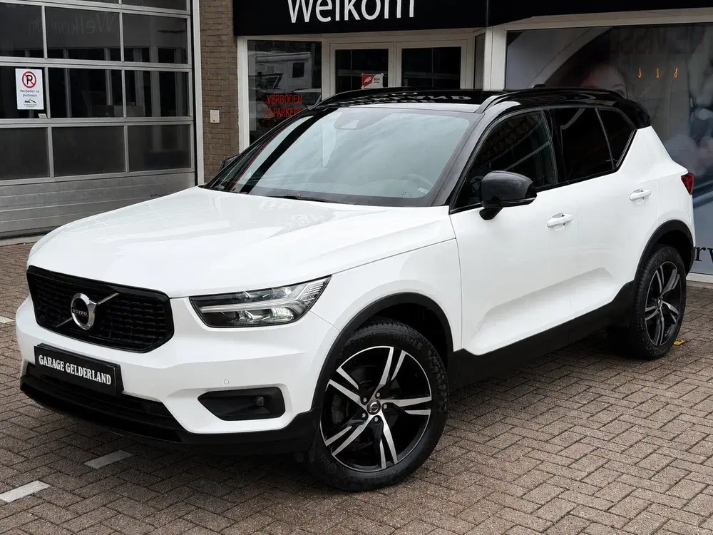 Volvo XC40 1.5 T3 R-Design uit 2019, foto 2