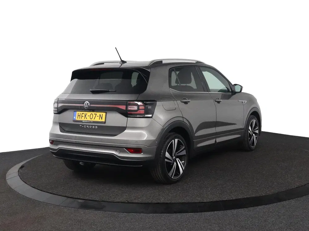 Volkswagen T-Cross 1.0 TSI R-Line uit 2020, foto 2